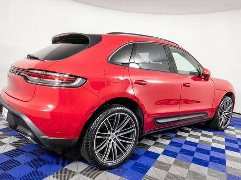 Used 2024 Porsche Macan w/ Premium Plus Package AWD/4WD image 5