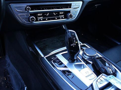 Used 2016 BMW 740i RWD image 10