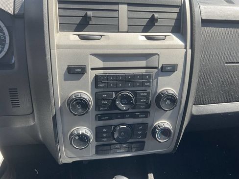 Used 2011 Ford Escape XLT image 17