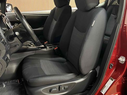 Used 2018 Nissan Leaf SV w/ SV Technology Package FWD image 23