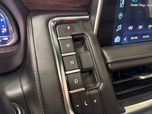 Used 2022 Chevrolet Tahoe Z71 w/ Luxury Package image 29