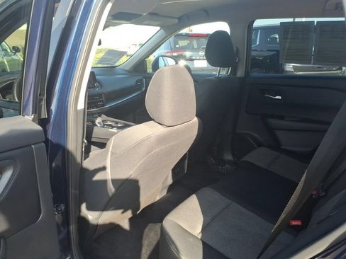 Certified 2025 Nissan Rogue SV FWD image 11