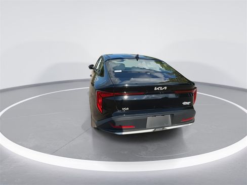 Used 2025 Kia K4 EX image 7