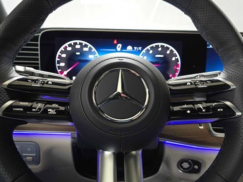 New 2026 Mercedes-Benz GLS 580 4MATIC image 27