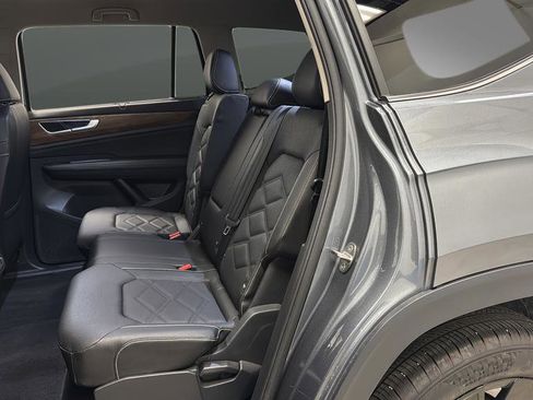 Used 2025 Volkswagen Atlas SE w/ Black Wheel Package AWD/4WD image 23
