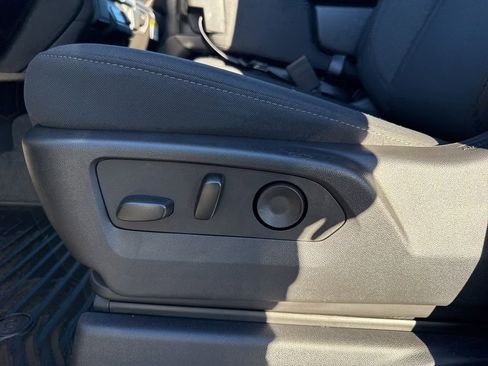 Used 2024 Chevrolet Silverado 1500 Custom image 10