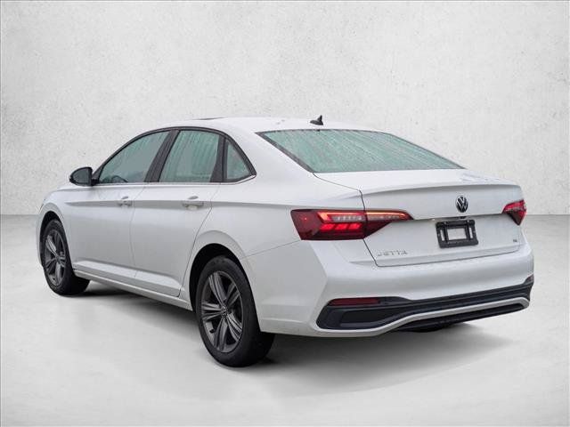 Used 2024 Volkswagen Jetta SE w/ Panoramic Sunroof Package FWD image 7