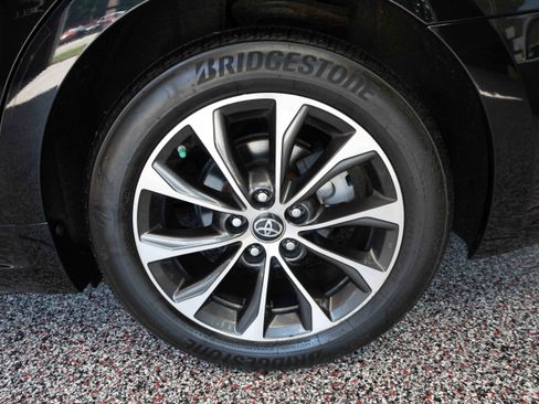 Used 2016 Toyota Avalon XLE Premium w/ Protection Package FWD image 28