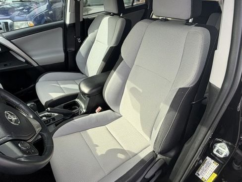 Used 2016 Toyota RAV4 XLE w/ Convenience Package FWD image 11