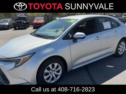 Used 2025 Toyota Corolla LE FWD image 1