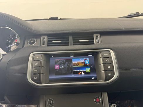 Used 2019 Land Rover Range Rover Evoque SE AWD/4WD image 23
