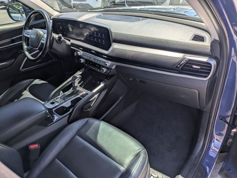 Used 2023 Kia Telluride S AWD/4WD image 33