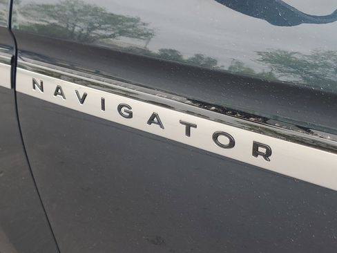 New 2026 Lincoln Navigator L Reserve AWD/4WD image 7