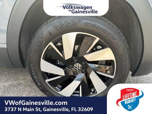Certified 2025 Volkswagen Atlas Cross Sport SEL AWD/4WD image 29