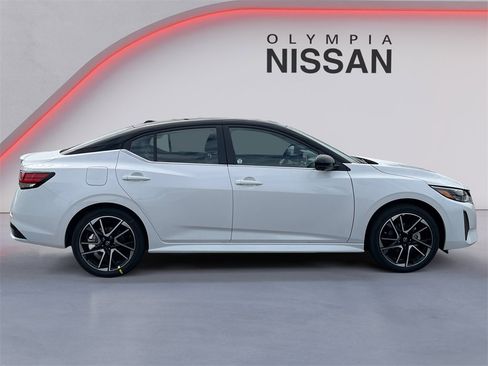 New 2025 Nissan Sentra SR w/ SR Premium Package image 6