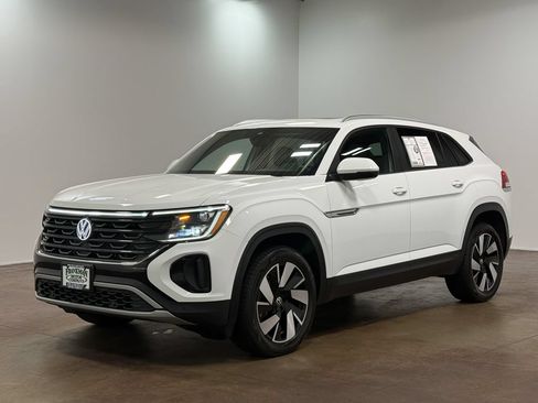 Used 2024 Volkswagen Atlas Cross Sport SE w/ Panoramic Sunroof Package AWD/4WD image 7