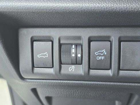 Used 2023 Subaru Outback Premium AWD/4WD image 24