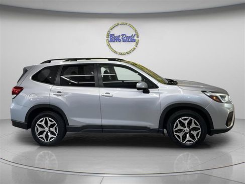 Used 2021 Subaru Forester Premium AWD/4WD image 7