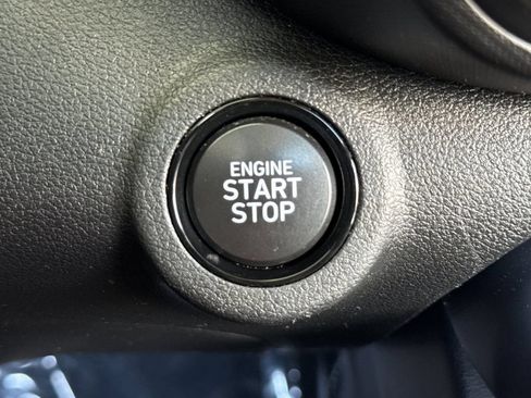 Used 2025 Hyundai Venue SEL FWD image 22