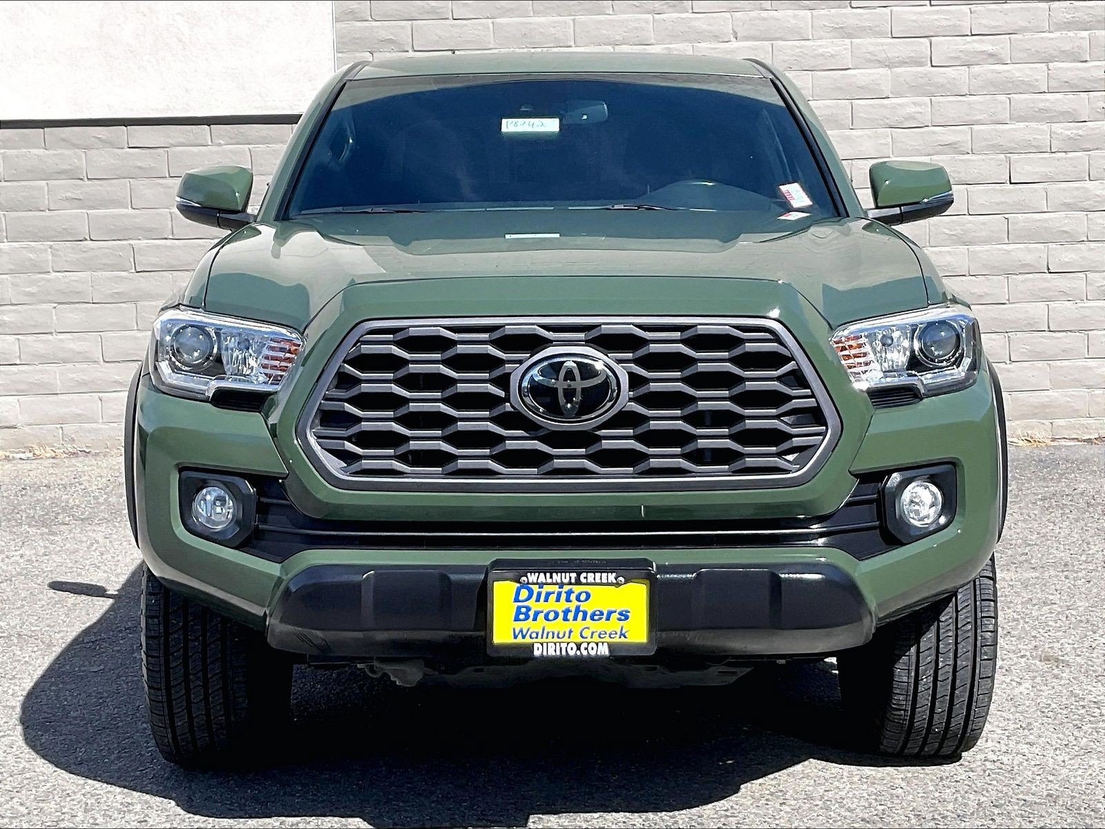 Used 2021 Toyota Tacoma TRD Off-Road w/ TRD Premium Off Road Package AWD/4WD image 2