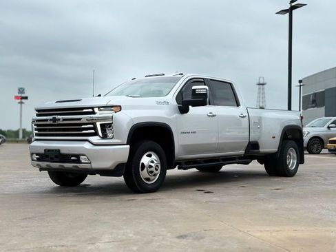 Used 2022 Chevrolet Silverado 3500 High Country w/ LPO, Hitch Package image 4