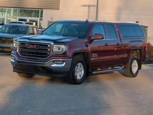 Used 2017 GMC Sierra 1500 SLE image 4
