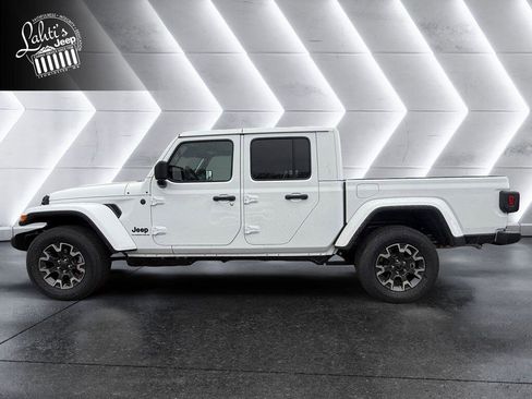 New 2026 Jeep Gladiator Sport AWD/4WD image 3