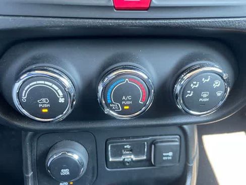 Used 2017 Jeep Renegade Sport w/ Power & Air Group AWD/4WD image 16