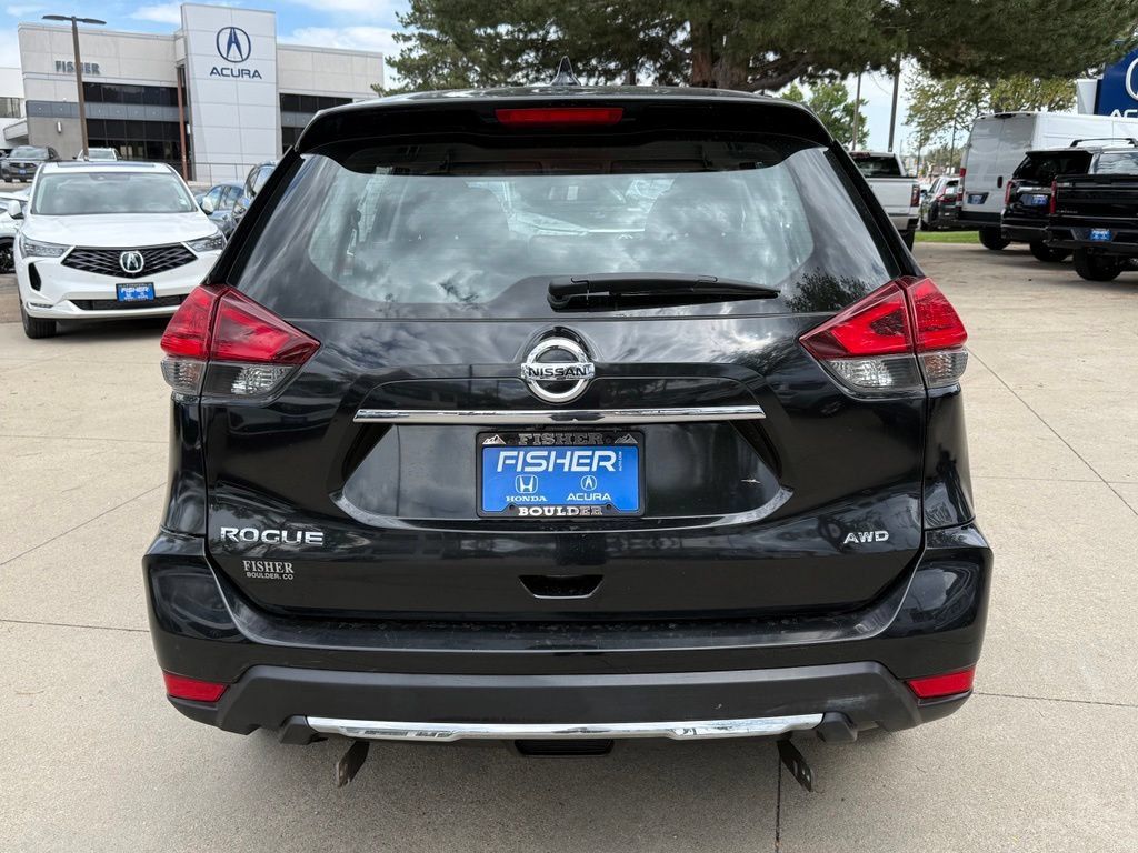 Used 2017 Nissan Rogue S AWD/4WD image 5