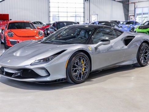 Used 2020 Ferrari F8 Tributo image 2