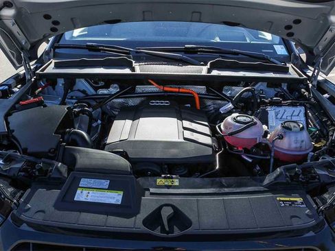 Used 2020 Audi Q5 e Prestige w/ Prestige Package image 24