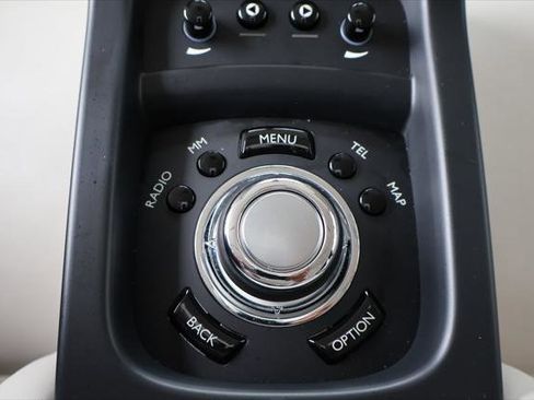 Certified 2016 Rolls-Royce Phantom image 21