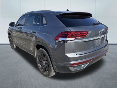 Used 2021 Volkswagen Atlas Cross Sport SE w/ Panoramic Sunroof Package image 2