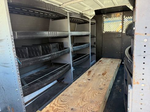 Used 2006 Ford E-250 and Econoline 250 image 11