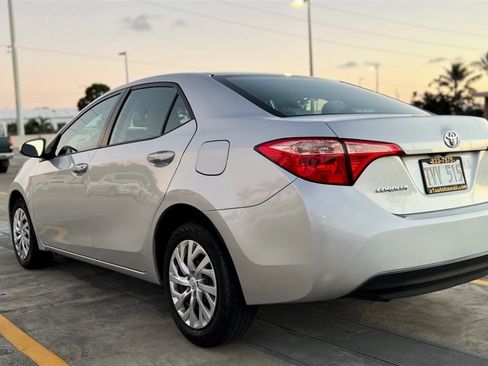 Used 2017 Toyota Corolla LE FWD image 3