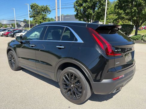 Used 2023 Cadillac XT4 Luxury w/ Cold Weather Package AWD/4WD image 2