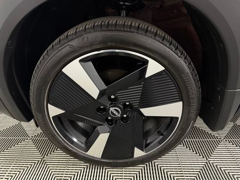 Used 2025 Nissan Kicks SR FWD image 11