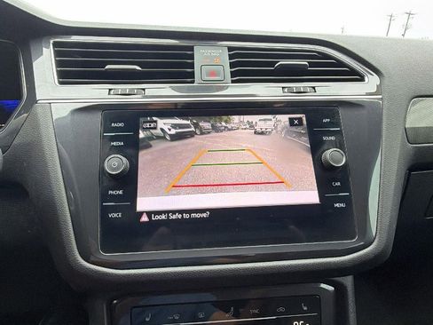Used 2022 Volkswagen Tiguan SE FWD image 33