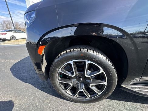 Used 2023 Chevrolet Suburban RST image 10