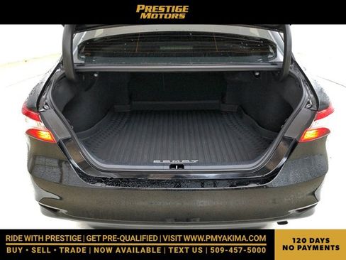 Used 2020 Toyota Camry LE image 40