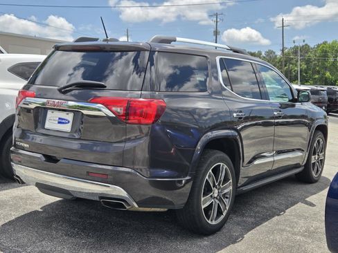 Used 2017 GMC Acadia Denali w/ Technology Package FWD image 2