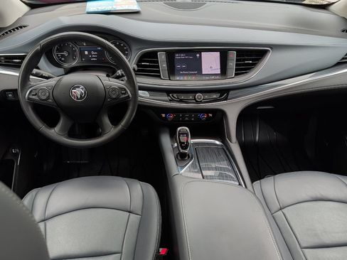 Used 2021 Buick Enclave Essence w/ Sound and Sites Package AWD/4WD image 19