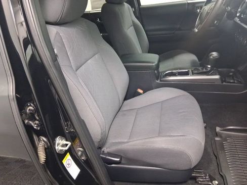 Used 2017 Toyota Tacoma TRD Off-Road w/ Tow Package (A/T) AWD/4WD image 21
