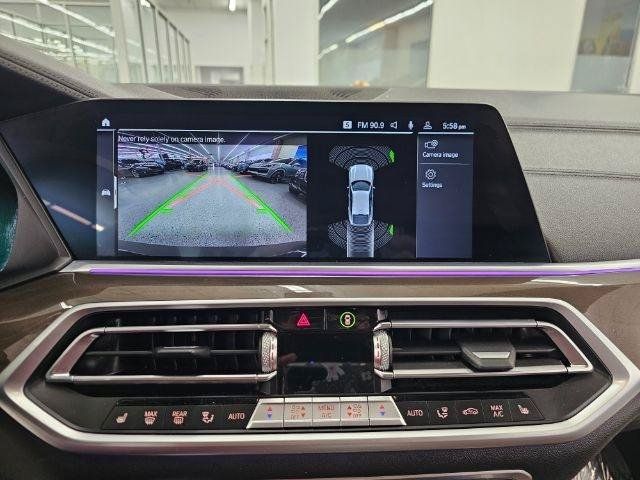 Used 2022 BMW X6 xDrive40i w/ M Sport Package AWD/4WD image 21