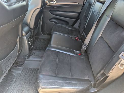 Used 2018 Jeep Grand Cherokee Altitude AWD/4WD image 10
