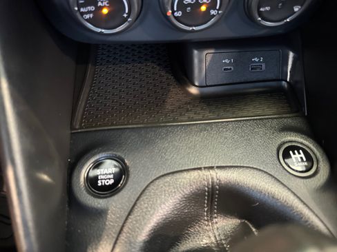 Used 2024 Nissan Z Performance w/ Heritage Edition RWD image 30