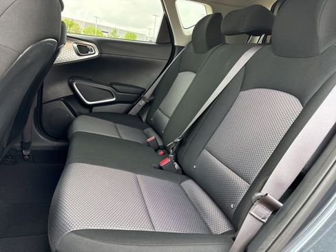 Used 2025 Kia Soul LX w/ LX Technology Package FWD image 12