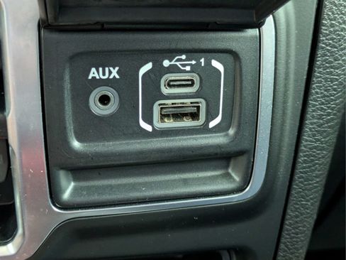 Used 2021 Jeep Gladiator Overland AWD/4WD image 21