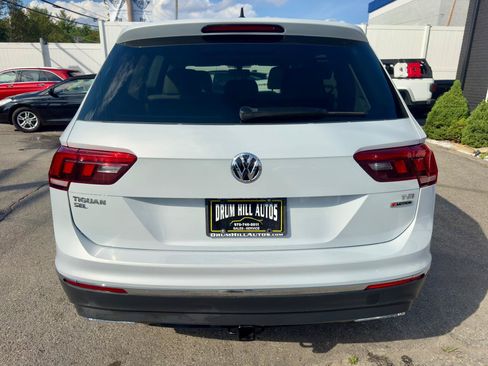 Used 2018 Volkswagen Tiguan SEL AWD/4WD image 4