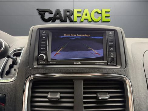 Used 2019 Dodge Grand Caravan SXT FWD image 32